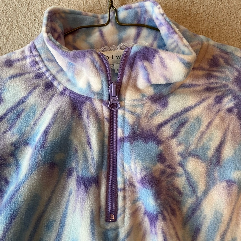 NWT btween Girls’ Tie-Dye Fleece Pullover 7 - Picture 6 of 12